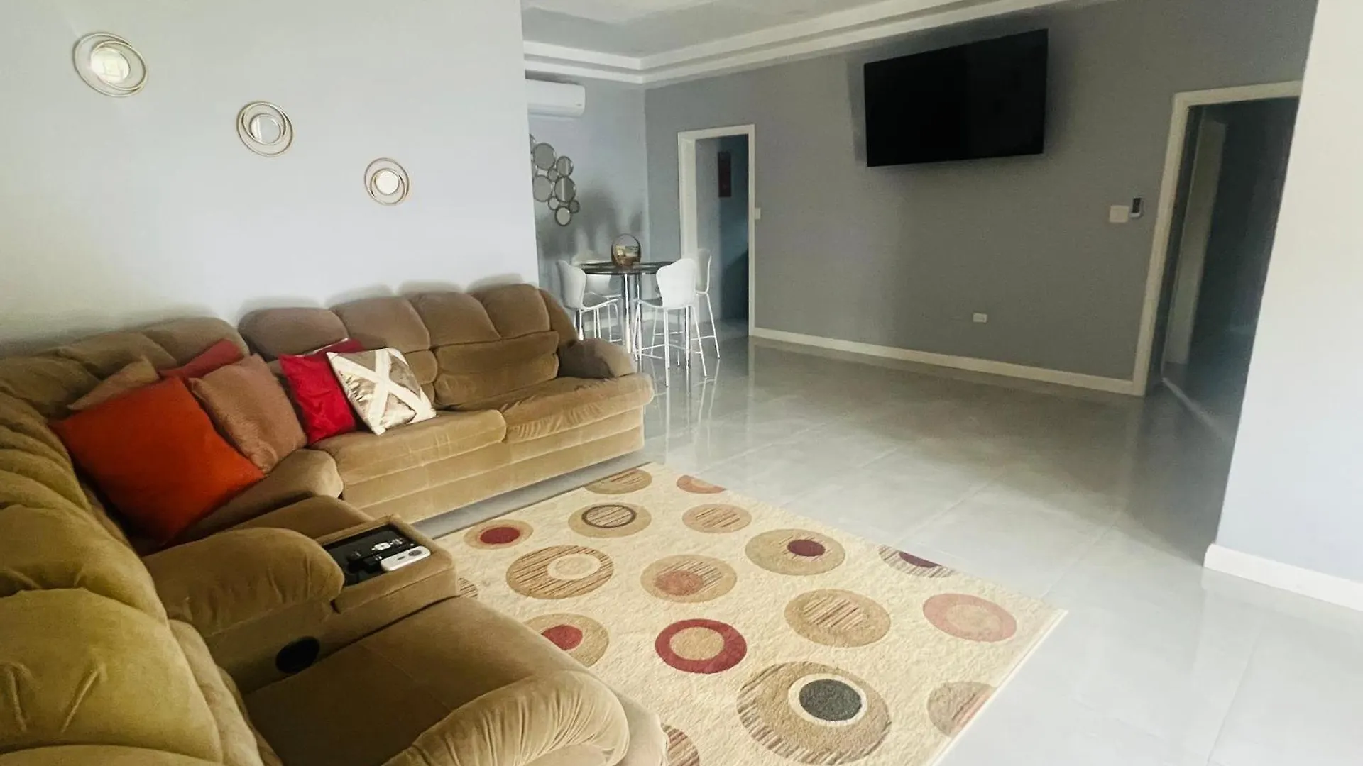 בית נופש Kingston Vacation Home Two Bedroom