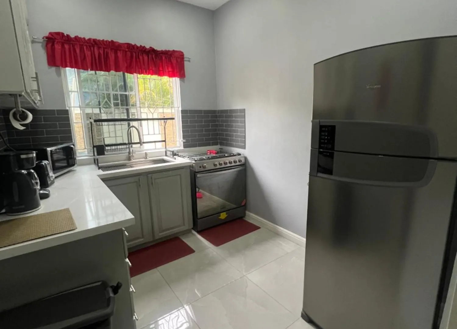 Kingston Vacation Home Two Bedroom בית נופש