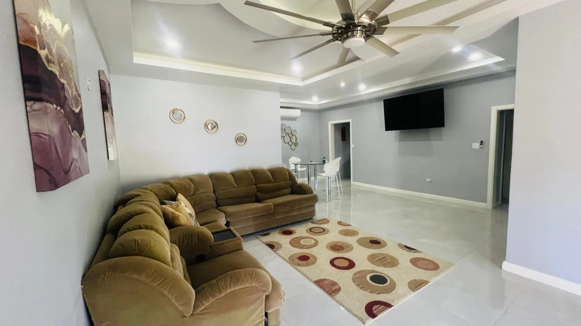 Kingston Vacation Home Two Bedroom