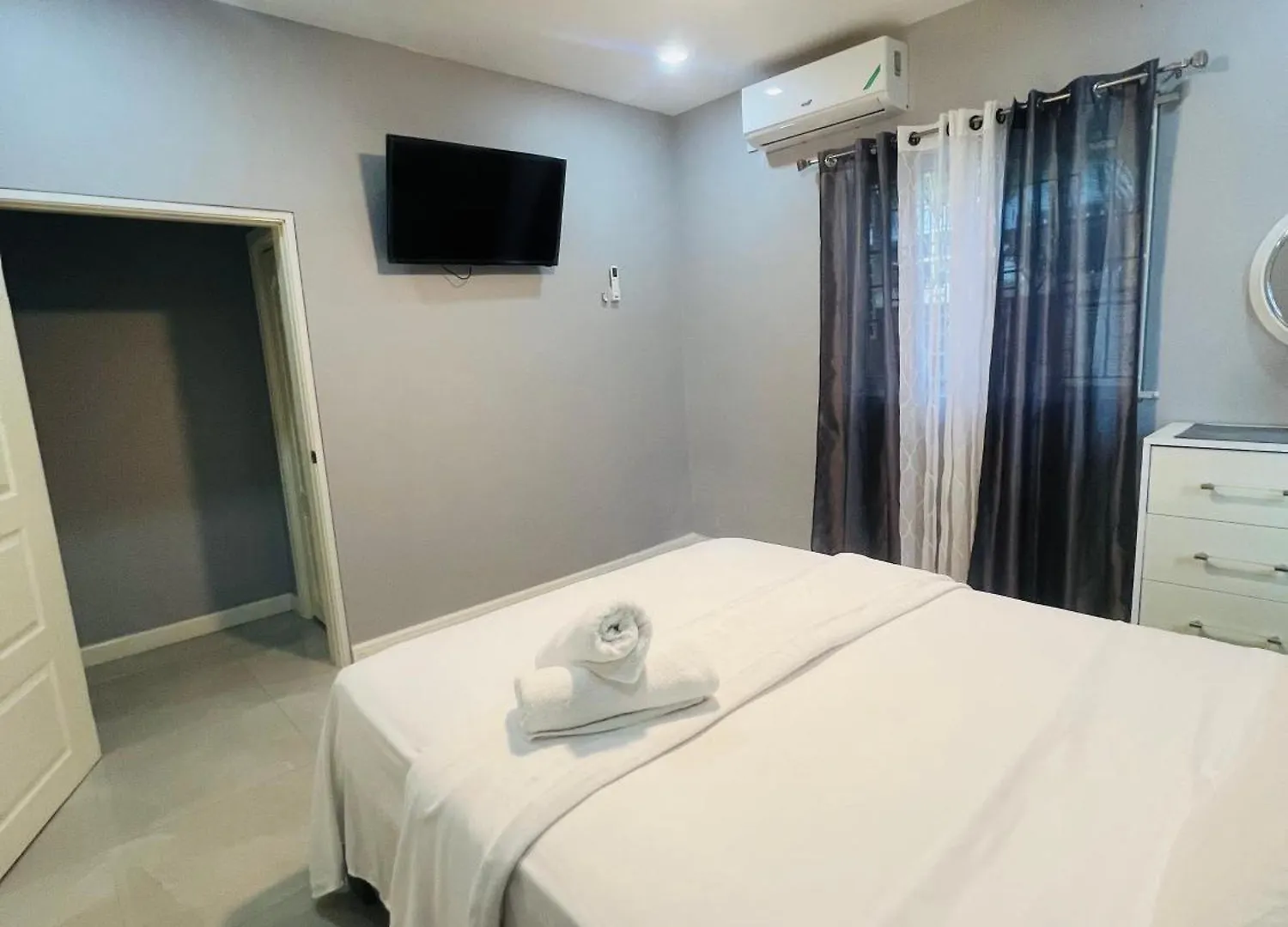 別荘 Kingston Vacation Home Two Bedroom ジャマイカ
